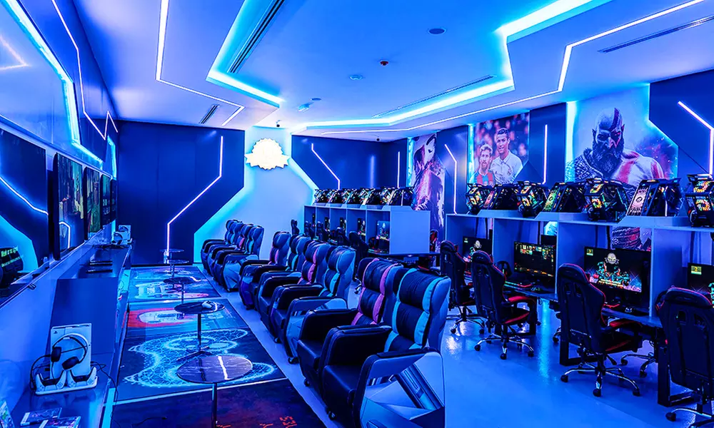 Choice of 1, 2, 3, or 5 Hours of Billiards / PC / PS5 with Food Credit