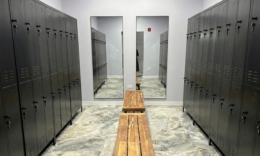 Image 4: Fire & Ice Contrast Therapy: Sauna & Cold Plunge Sessions for Renewal