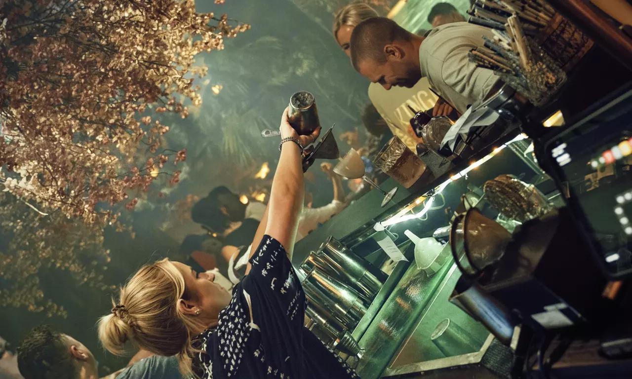 3-Course Fire & Tide Feast with Crafted Cocktails For Groups upto 10!