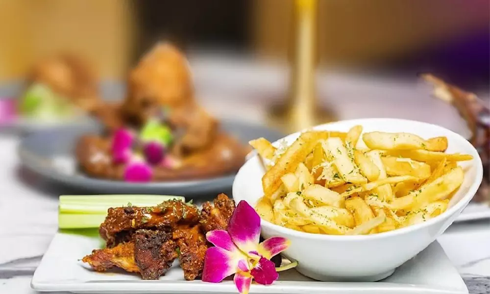 $50, $100, or $150 Dining Credit, Dinner/Brunch for 2 or 4 w/Cocktails