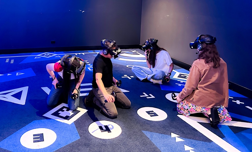 Image 10: 2, 4, 6 , or 8 Virtual Reality Games (Choice of 10, 15 or 25 Minutes)