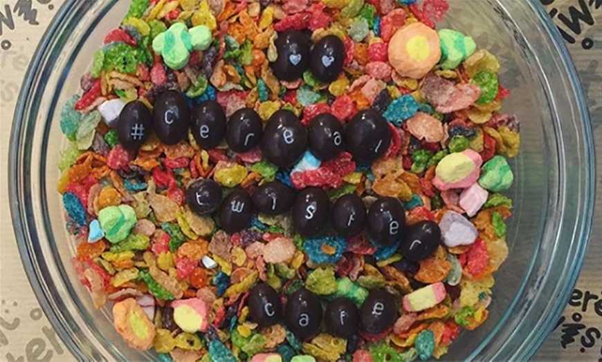 Image 1: Menú de cereales con bebida