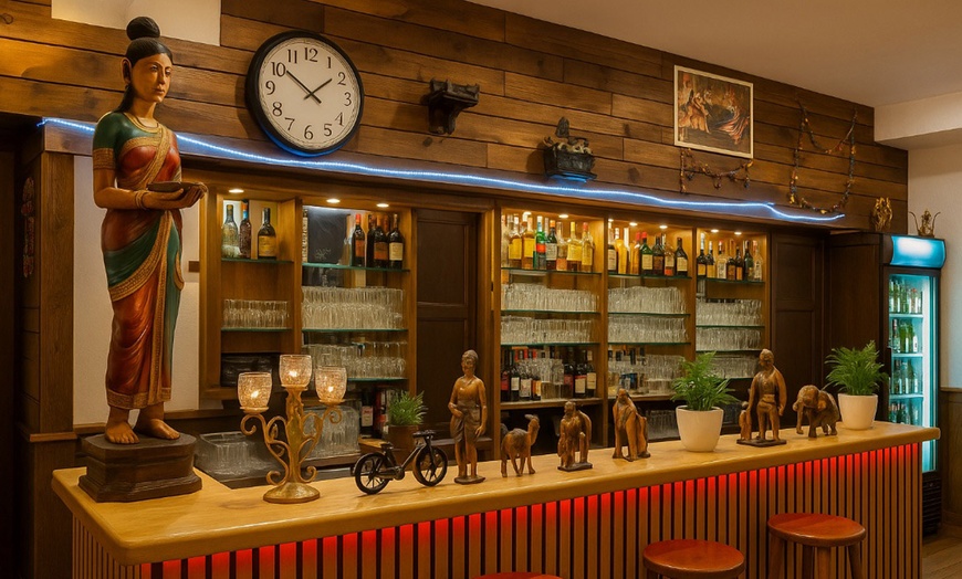 Image 2: Indisches 2-Gänge-Veggie-Menü mit Vor- &Hauptspeise für 1 - 4 Personen