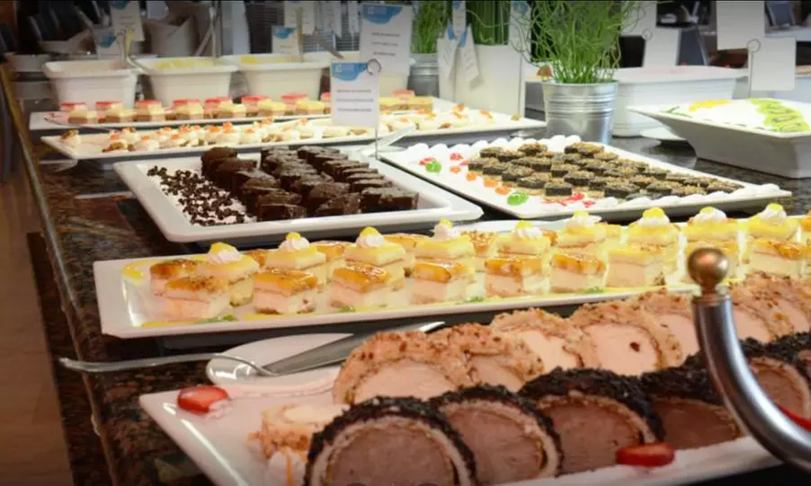 Relax a dúo junto al mar: acceso a piscinas de hotel 4*, spa y masaje