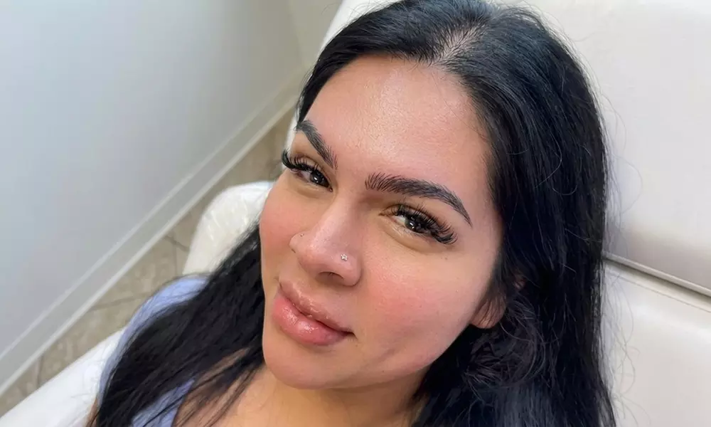 Get Microblading or Nano Strokes Session & Optional Four Week Retouch