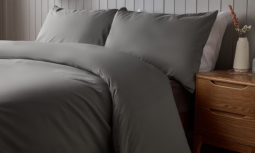 Image 1: Silentnight Supersoft Duvet Set