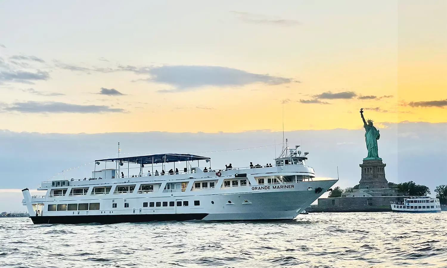 NYC and Statue of LIberty Sightseeing Cruise from NYC Water Cruises