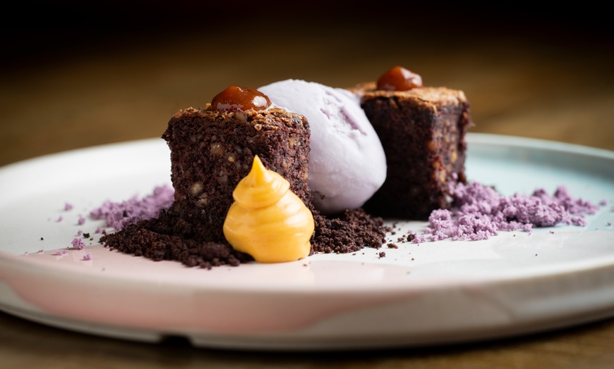 Image 3: Menú degustación para 2 o 4 personas con selección de platos cuidados