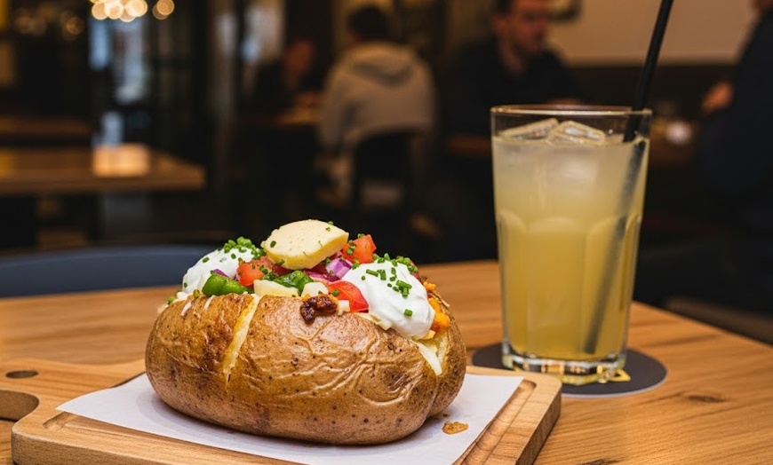 Image 2: Ofenkartoffel mit 6 Toppings & Getränk nach Wahl für 1, 2 oder 4 Pers.