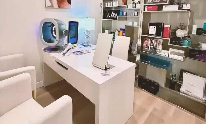 Image 3: Revitalize with 20, 40, or 60 Units of Botox for a Natural Glow