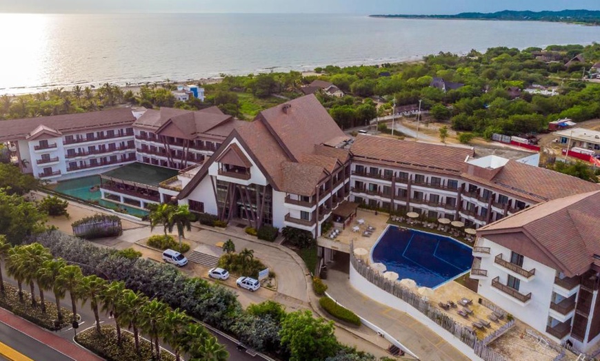 Image 2: ✈ 5-Night Part All-Incl. Colombia Vacation from Travel by Jen