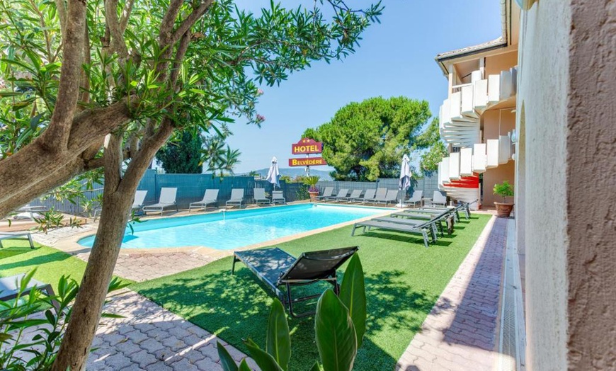 Image 12: Proche Cannes : 1 ou 2 nuits en chambre double, option petit-déjeuner