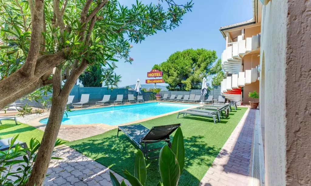 Proche Cannes : 1 ou 2 nuits en chambre double, option petit-déjeuner