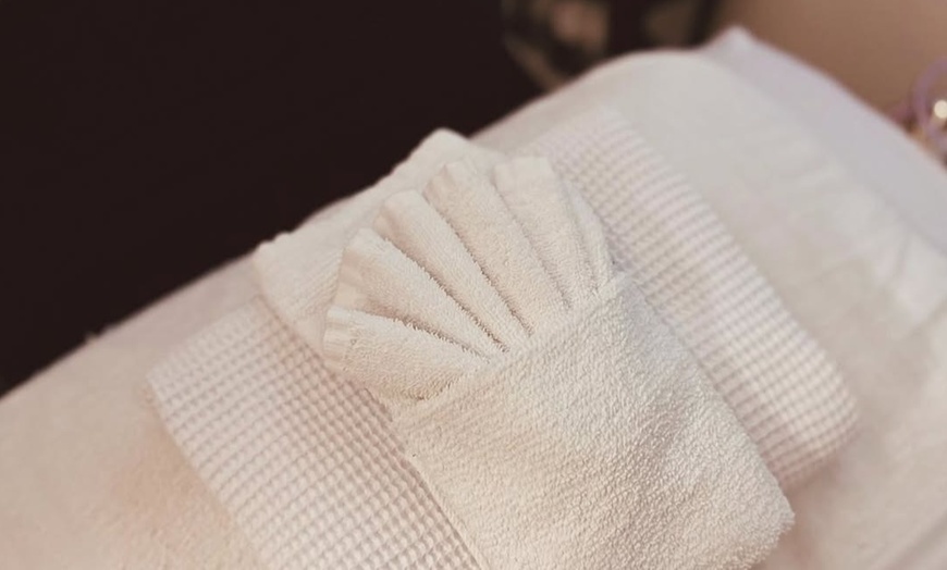 Image 6: Unwind with a 45-Minute Head Spa Therapy OR 60-Minute Scalp Therapy
