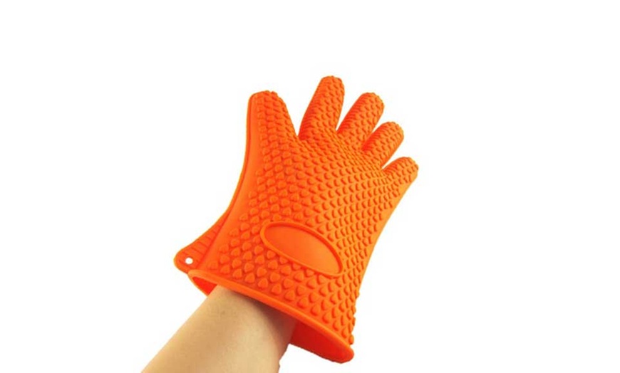 Image 5: Heat-Resistant Cooking Gloves