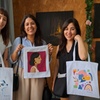 Image 1: Taller "Crea y pinta tu tote bag" con barra libre de vino para 1 o 2