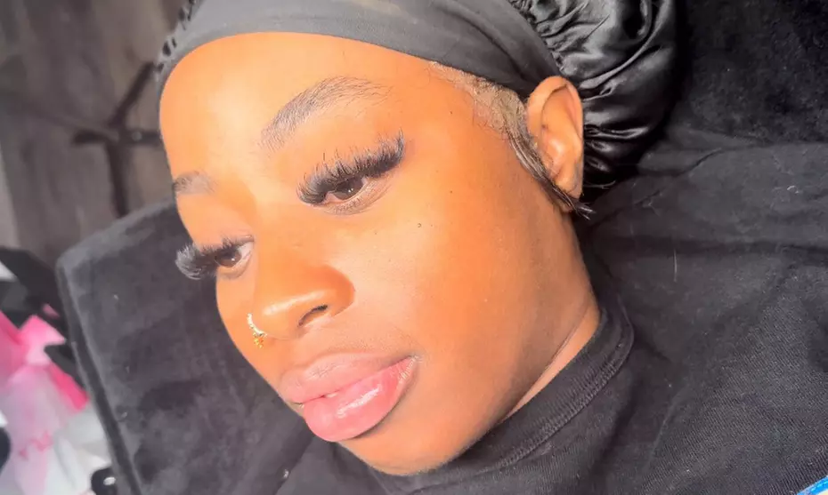 Get Lash Fill Bundle or Full Set of Light Hybrid or Volume Extensions