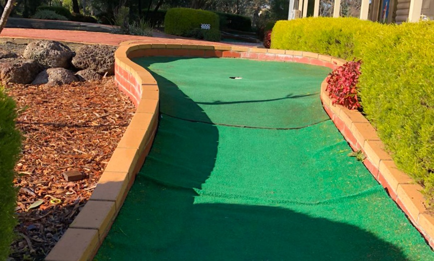 Image 4: 18 Holes of Mini Golf