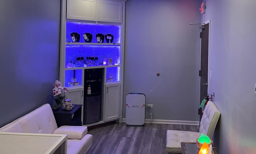 Image 3: Refresh Your Mind and Body: 60 or 90 Minute Swedish Massage 