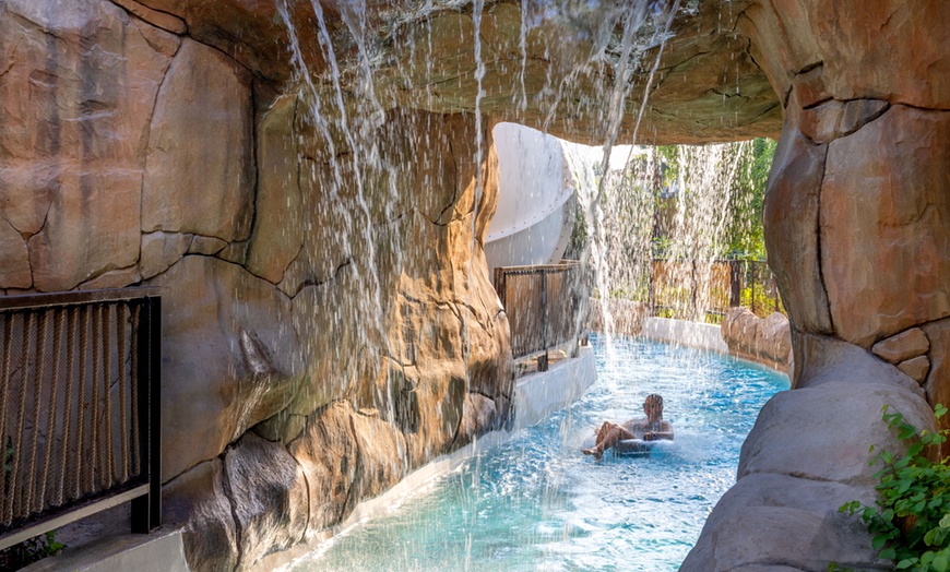 Image 25: 5*Dubai: One-Night Stay with Breakfast and Waterpark Access