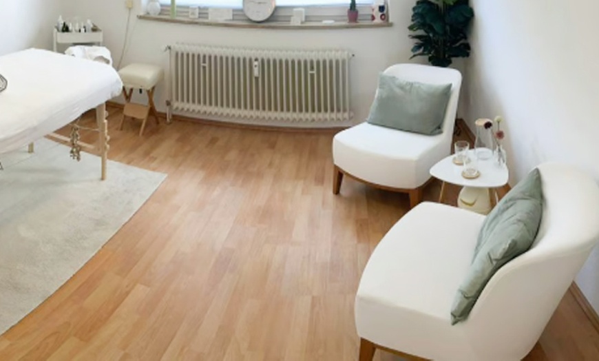 Image 2: 1 oder 2 Behandlungen: 30-60 Min. Faszienbehandlung für 1 Person