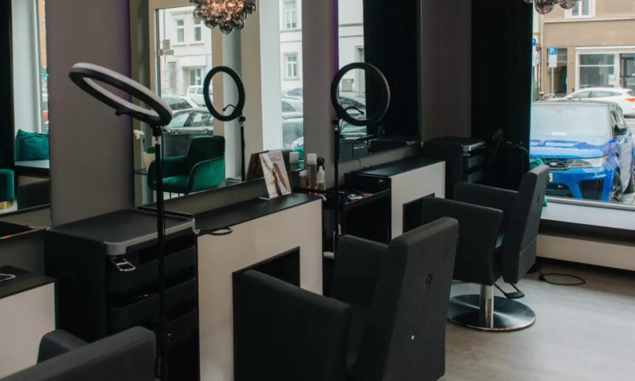 Bis zu 90 Min. Aquafacial mit optionaler Gesichtsmassage für 1 Person