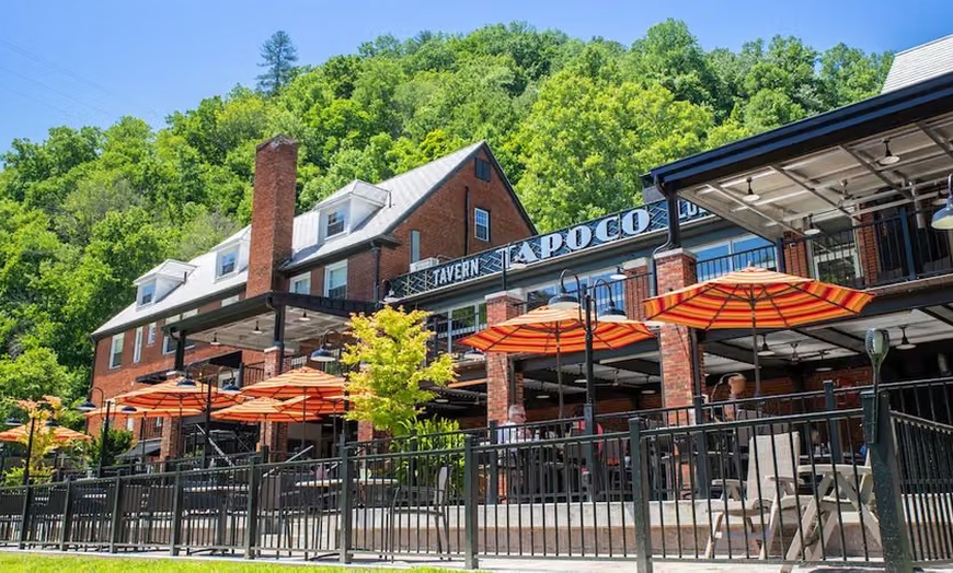 Image 8: Exclusive Deal: Cozy Stay at Tapoco Lodge Resort