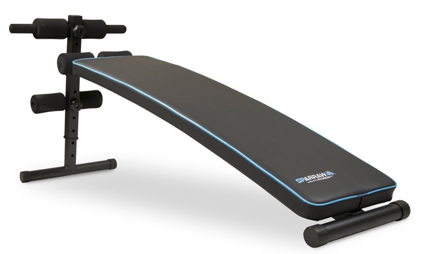 Image 2: Equipements de fitness Sparraw : machine squats, banc, vélo, rameur