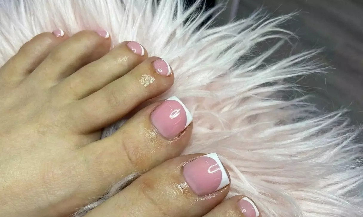 Sesión de manicura y/o pedicura semipermanente