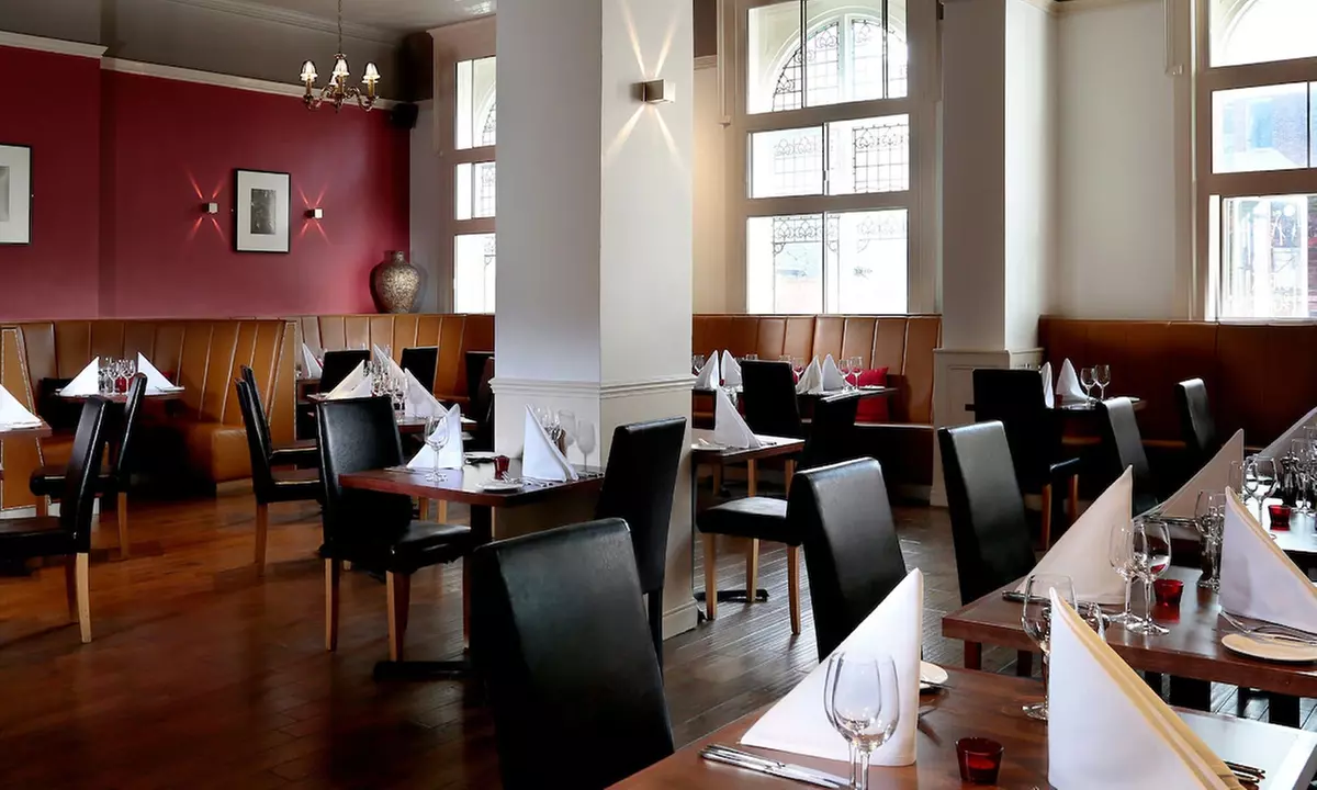 Chester: Standard Double Room with Bottle of Prosecco