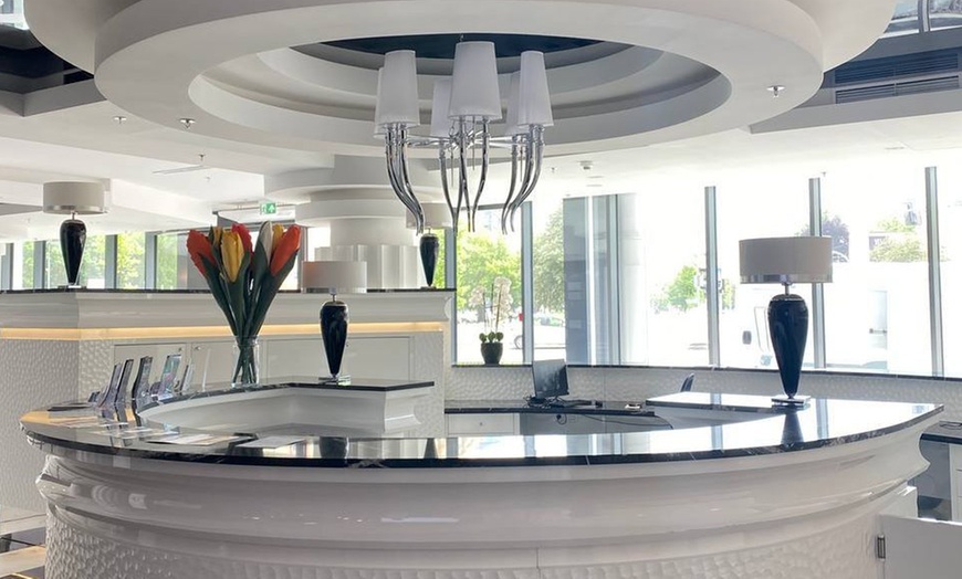 Image 3: Manicure i pedicure hybrydowy dla zadbanych dłoni i stóp