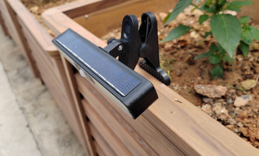 Image 3: 36 LED Solar Motion Sensor Floodlight 