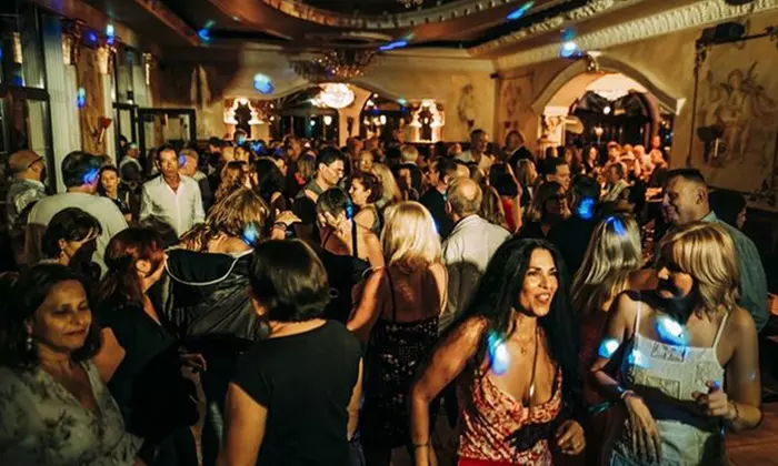 Ticket für „FrühTanz“: Samstags vom 13. Dezember bis 28. Februar 2026