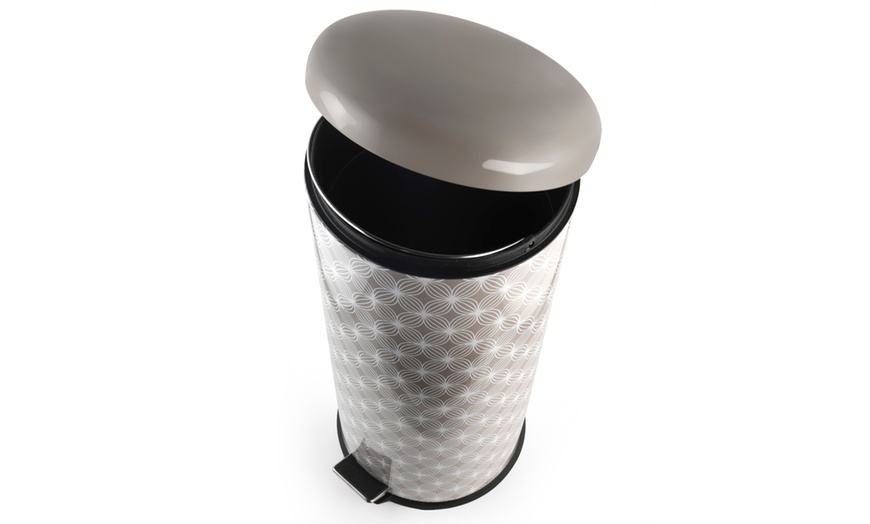 Image 12: Salter Pedal Bin