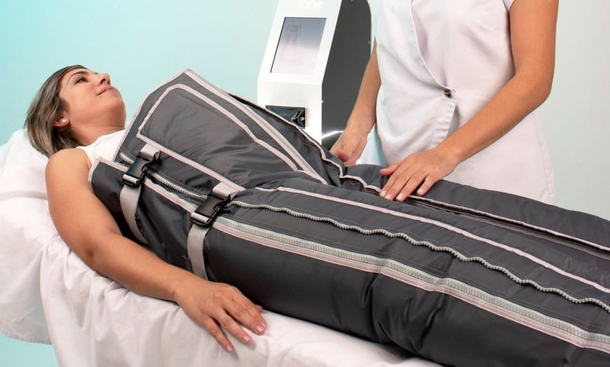 Image 1: 3, 6 o 9 sesiones de presoterapia y radiofrecuencia para 1 persona 