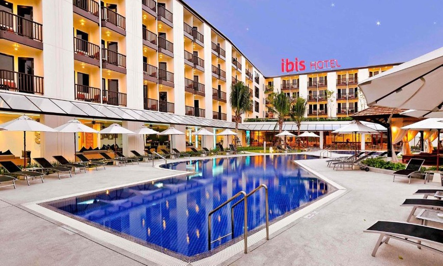 Image 2: ✈ Multi-Centre 14-Night Thailand Trip with Flights, Breakfast, & More