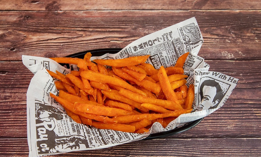 Image 19: Menú de hamburguesa con entrante, postre y bebida para 2 o 4 personas
