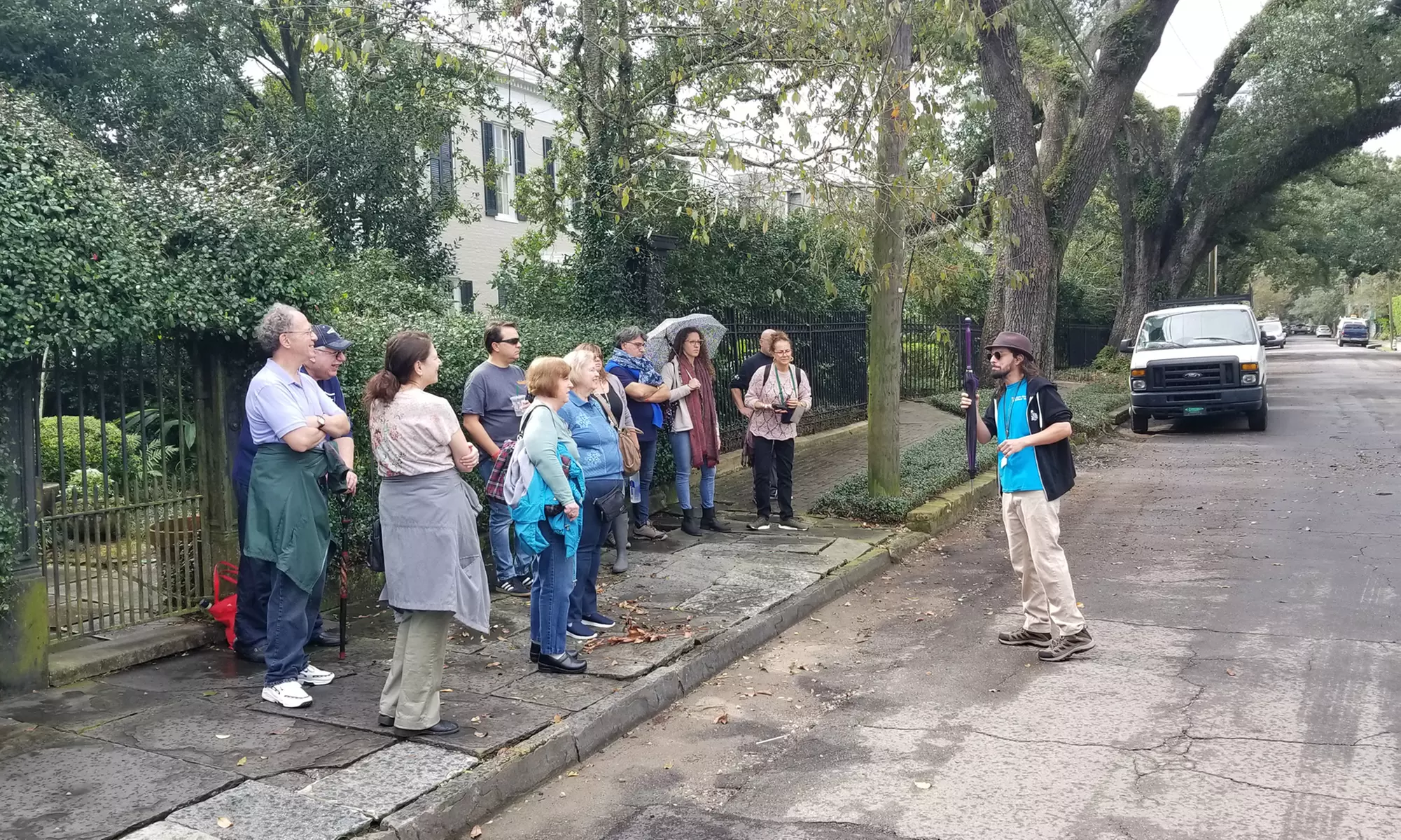Discover Celebrity Homes & Iconic Film Sites on a Guided Walking Tour