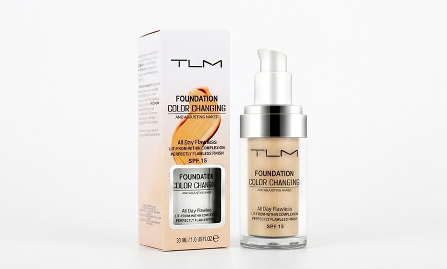 Image 4: Fondotinta liquido TLM con tecnologia di adattamento del colore