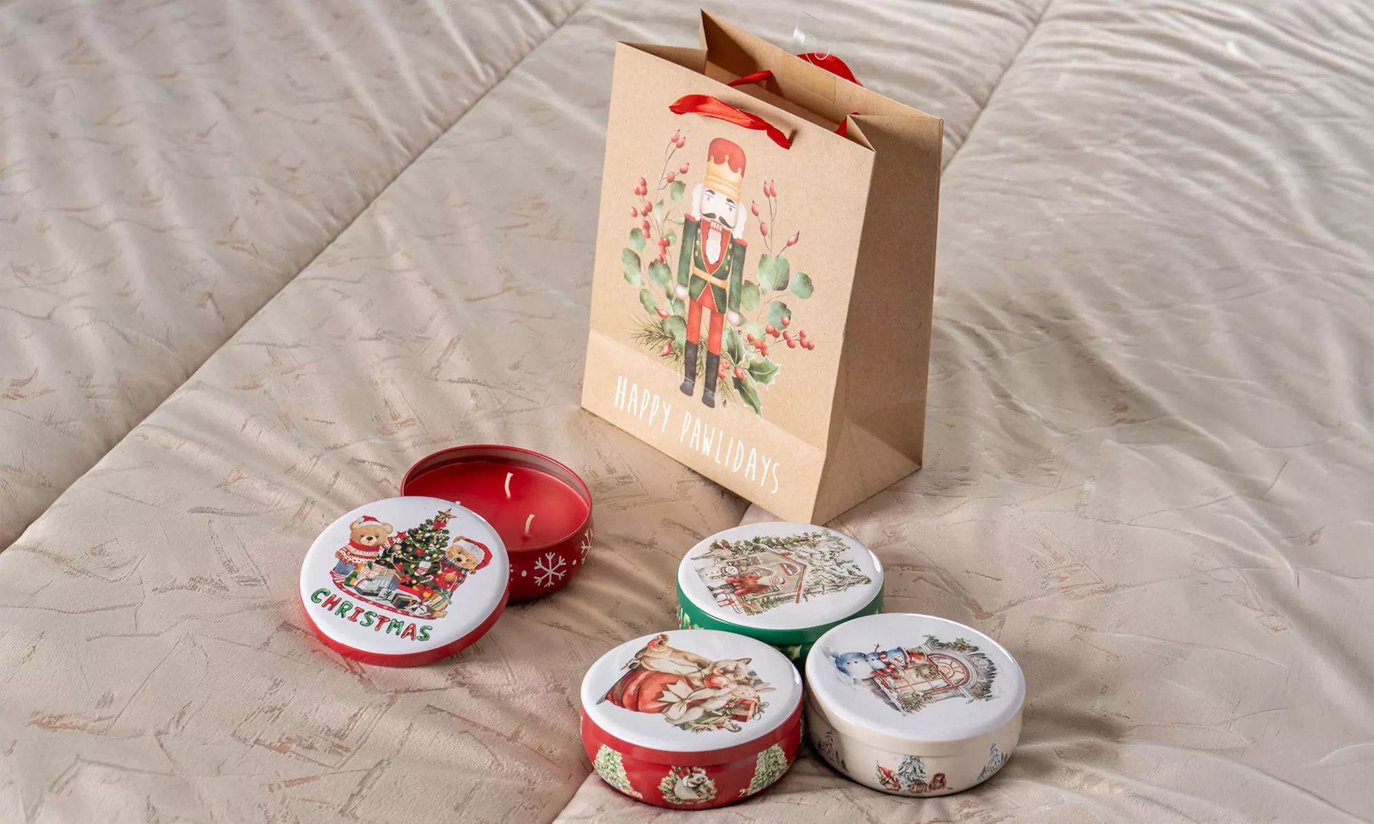 Lot de 4 bougies parfumées "Vienna" avec sac cadeau - Primary Image