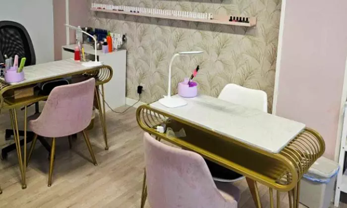 Manicura o pedicura exprés con esmaltado normal o permanente