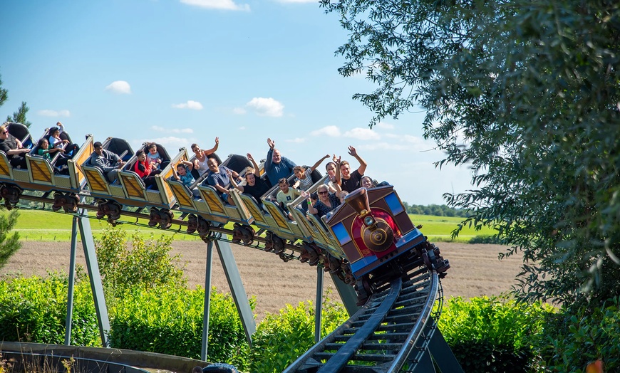 Image 6: Wunderlight im Wunderland Kalkar: All-Inclusive Zimmer & Freizeitpark