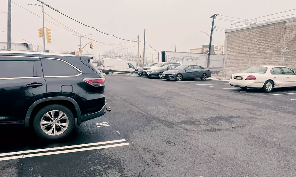 3, 5, 8, or 10 Days of Airport Parking near JFK International Airport