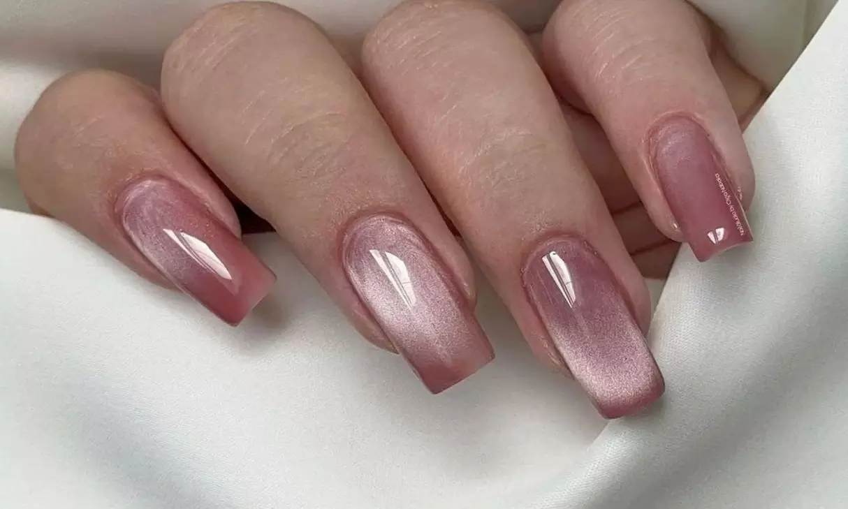 Manicura a elegir entre semipermanente, soft gel o uñas acrílicas