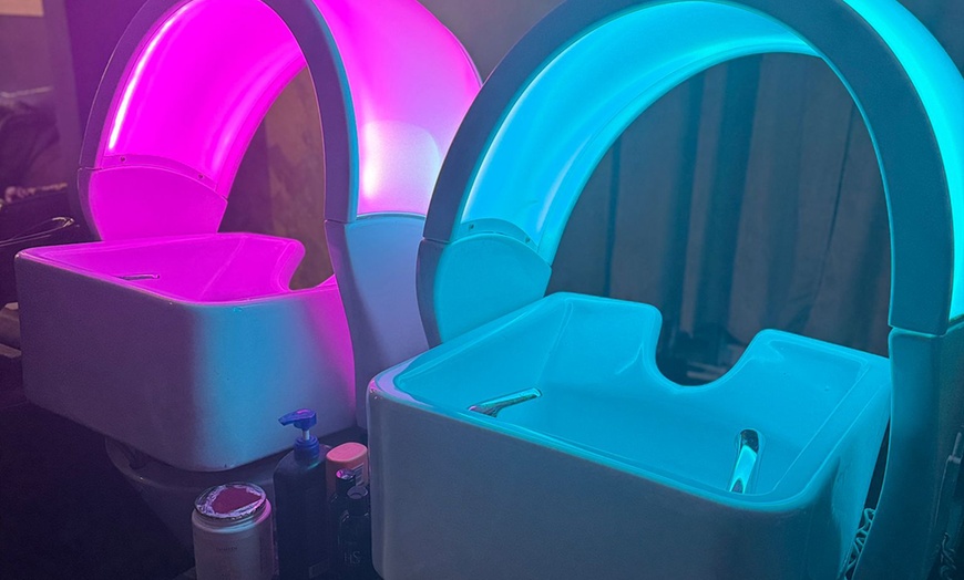 Image 2: Verwöhnpaket für Gesicht, Haare und Kopfhaut mit optionalem Styling