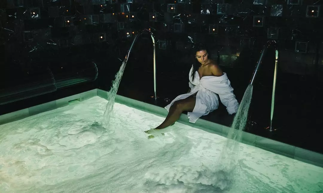 Circuito spa con copa o botella de cava y tratamiento extra para 2