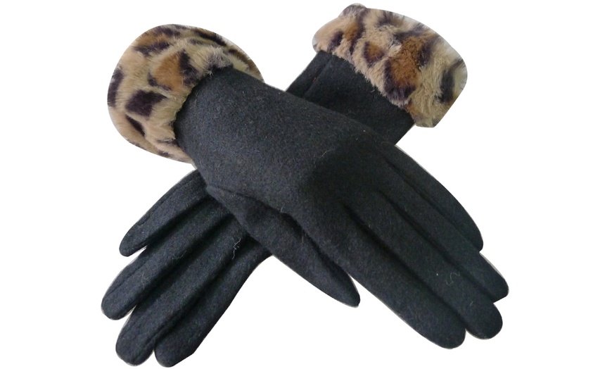 Image 2: Leopard Print Cuff Gloves