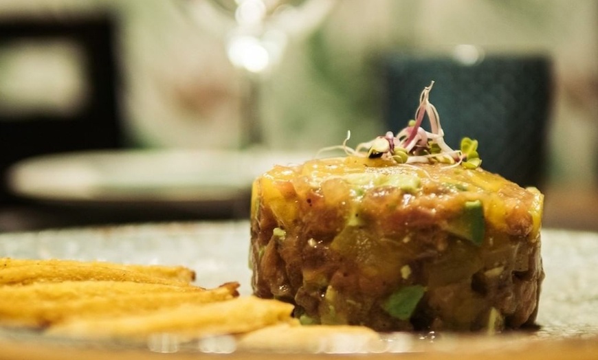 Image 8: Menú degustación de estilo fusión para 2 o 4 personas 