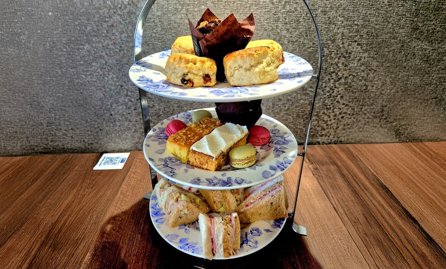 Image 3: Enjoy Traditional or Sparkling Afternoon Tea for Two or Four People 