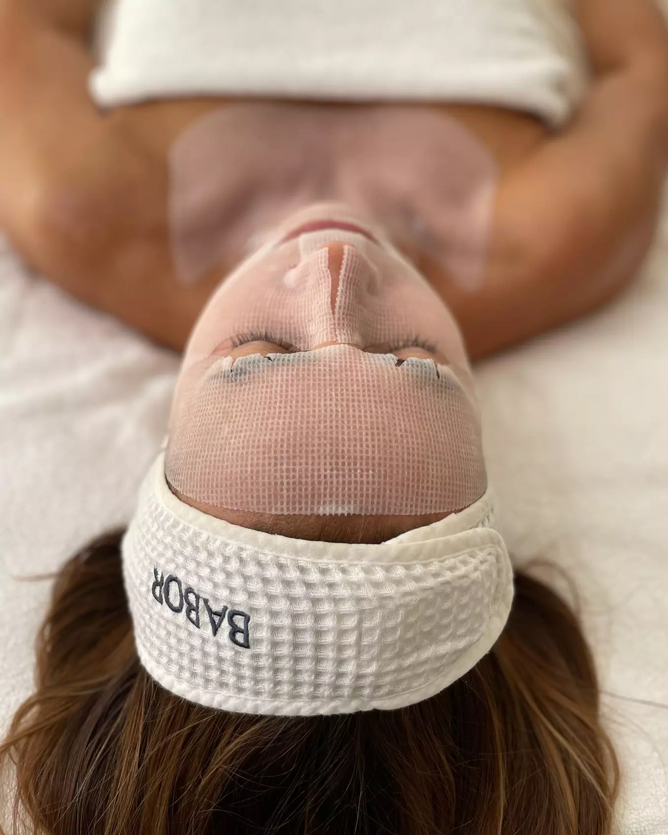 Babor gelaatsverzorging naar keuze met infraroodmasker, rugmassage of privé wellness (59% korting) - Image 4